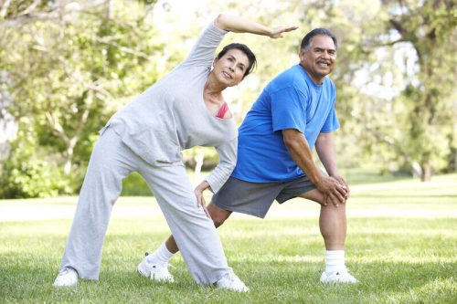 couple exercising to lose weight